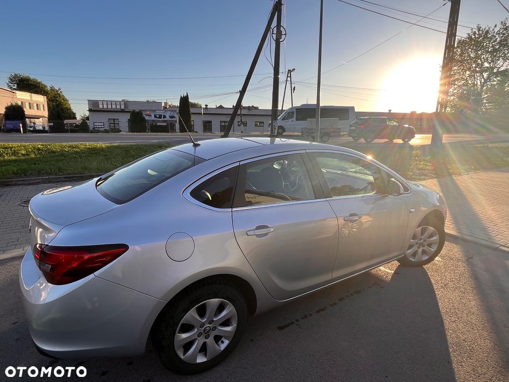 Opel Astra 1.6 Business - 26