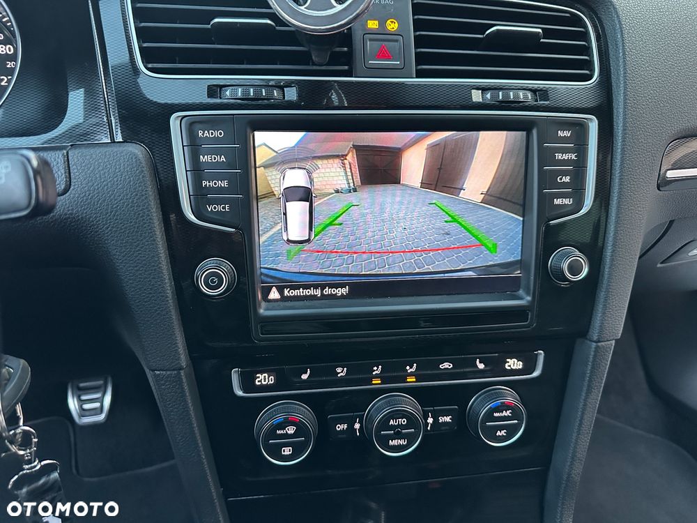 Volkswagen Golf - 11