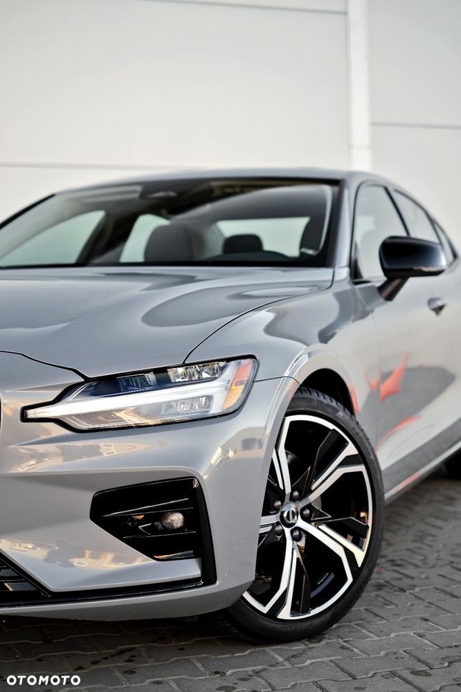 Volvo S60 B5 B Ultimate Dark - 3