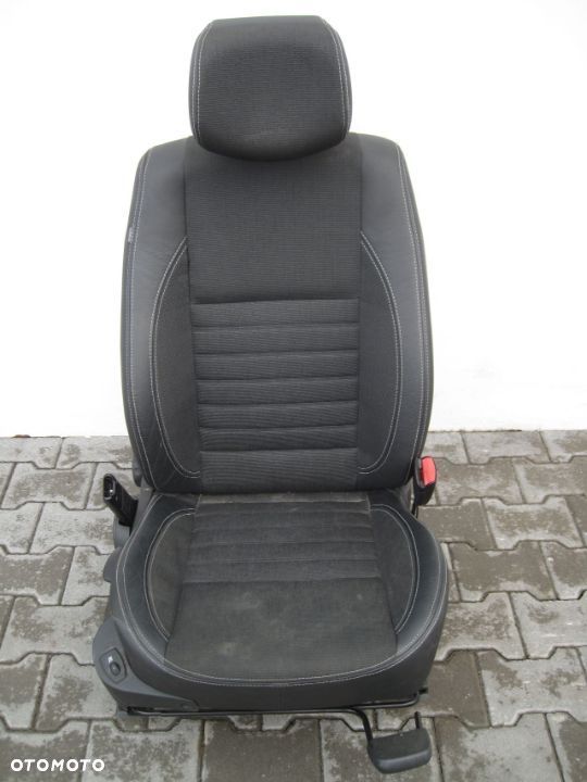 RENAULT LAGUNA III FOTEL PRAWY PÓŁSKÓRA GRZANY