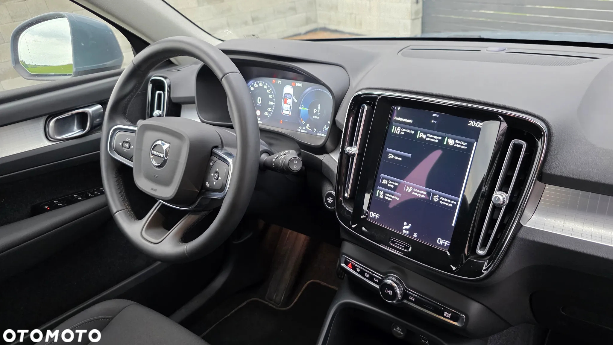 Volvo XC 40 T4 Plug-In Hybrid Core - 11