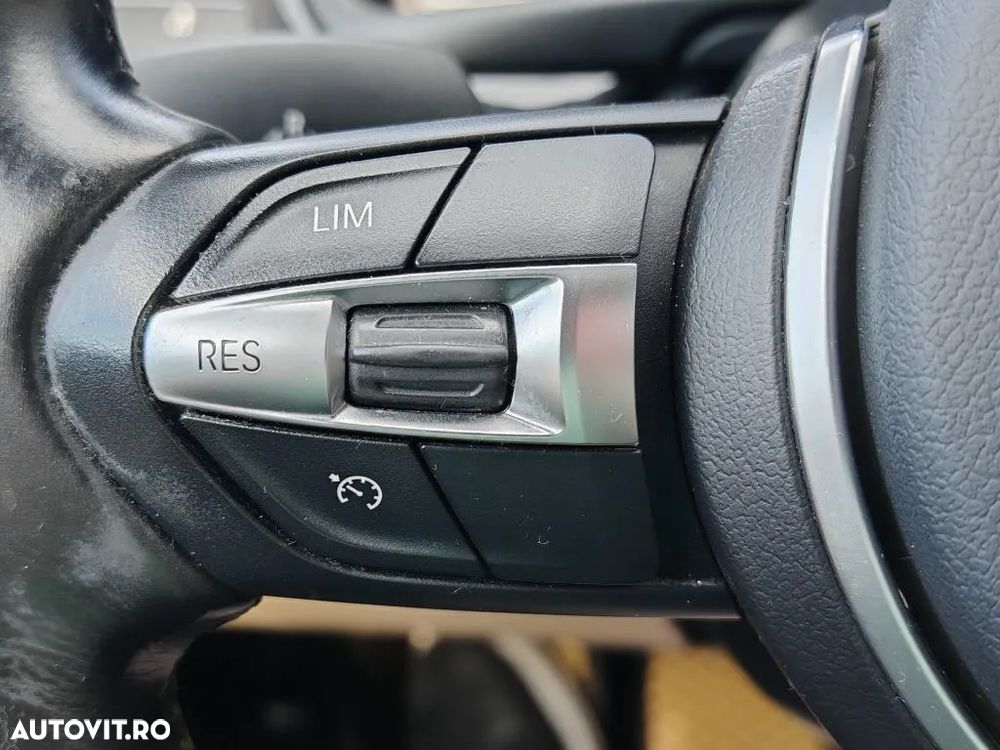 BMW Seria 5 525d Sport-Aut. - 24