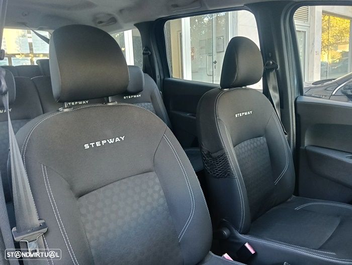 Dacia Lodgy TCe 115 Stepway - 33
