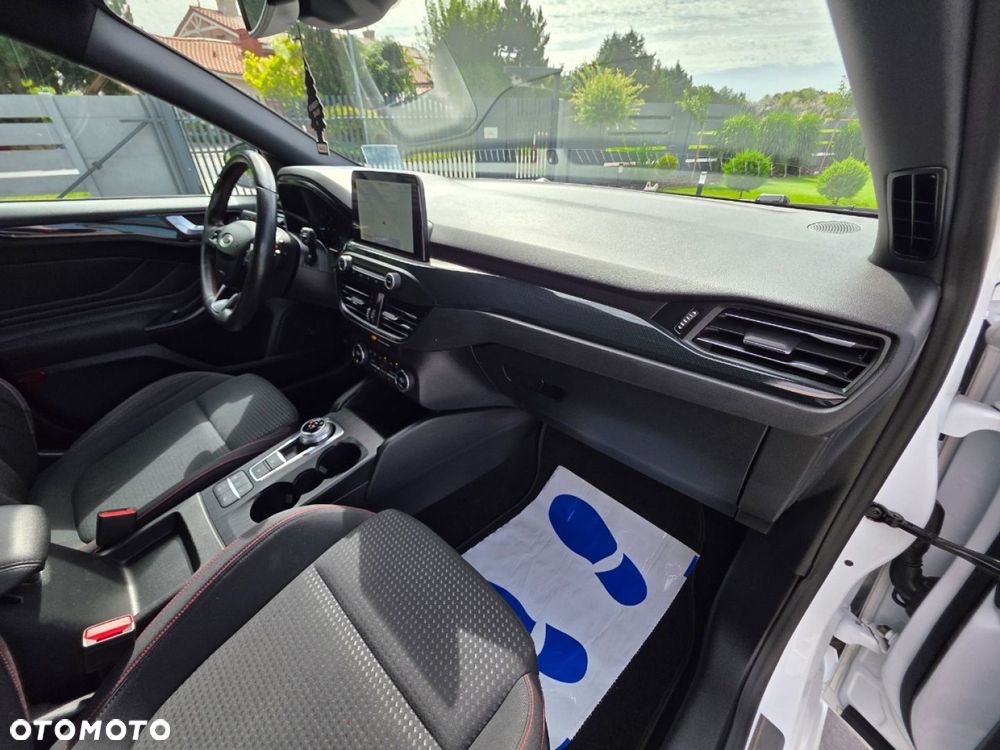 Ford Focus - 25