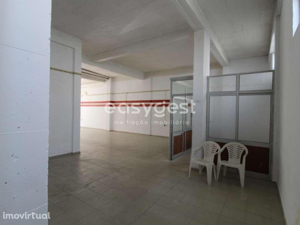 Estabelecimento comercial com quintal nas Cardosas, Portimão - Grande imagem: 5/14