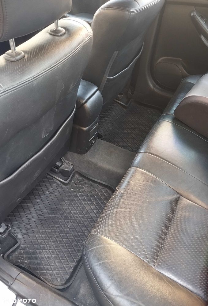 Toyota Avensis - 6