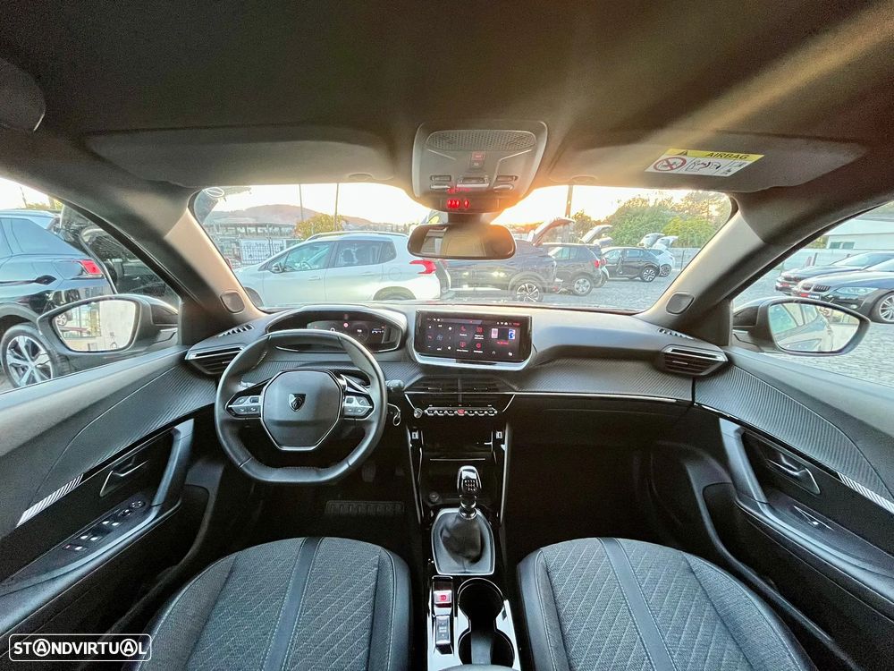 Peugeot 2008 1.2 PureTech Allure - 16