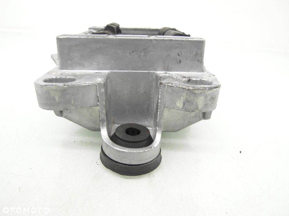 PODUSZKA SKRZYNI FORD MONDEO MK3 III (B5Y) 1.8  Duratec HE 125 - CHBA - 4
