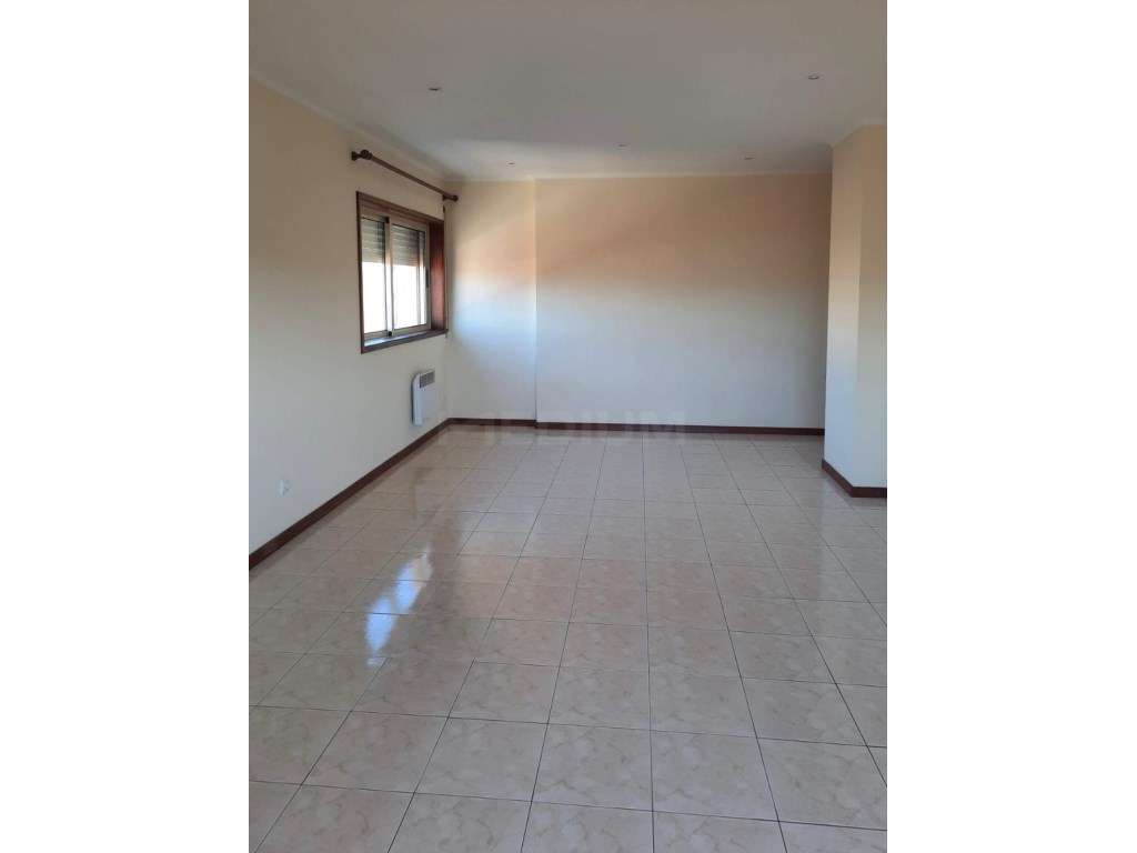 Apartamento T2 localizado na Trofa - Grande imagem: 4/23