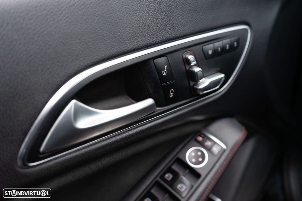 Mercedes-Benz CLA 220 d Shooting Brake AMG Line Aut. - 24