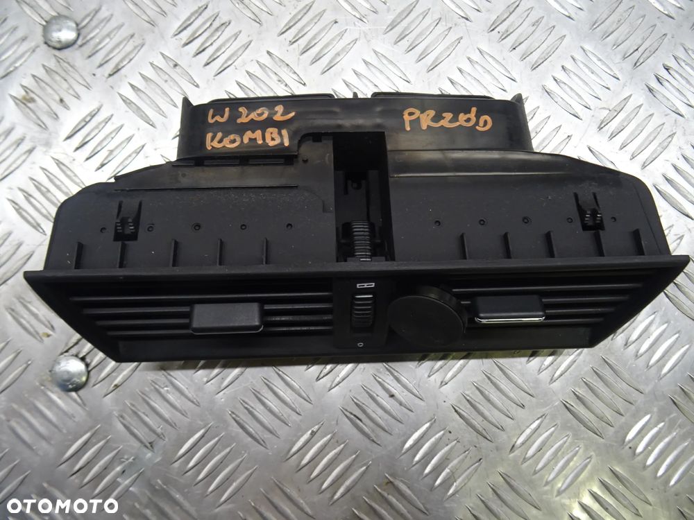 MERCEDES W202 LIFT 96-01 KRATKA NAWIEWU ŚRODKOWA - 2