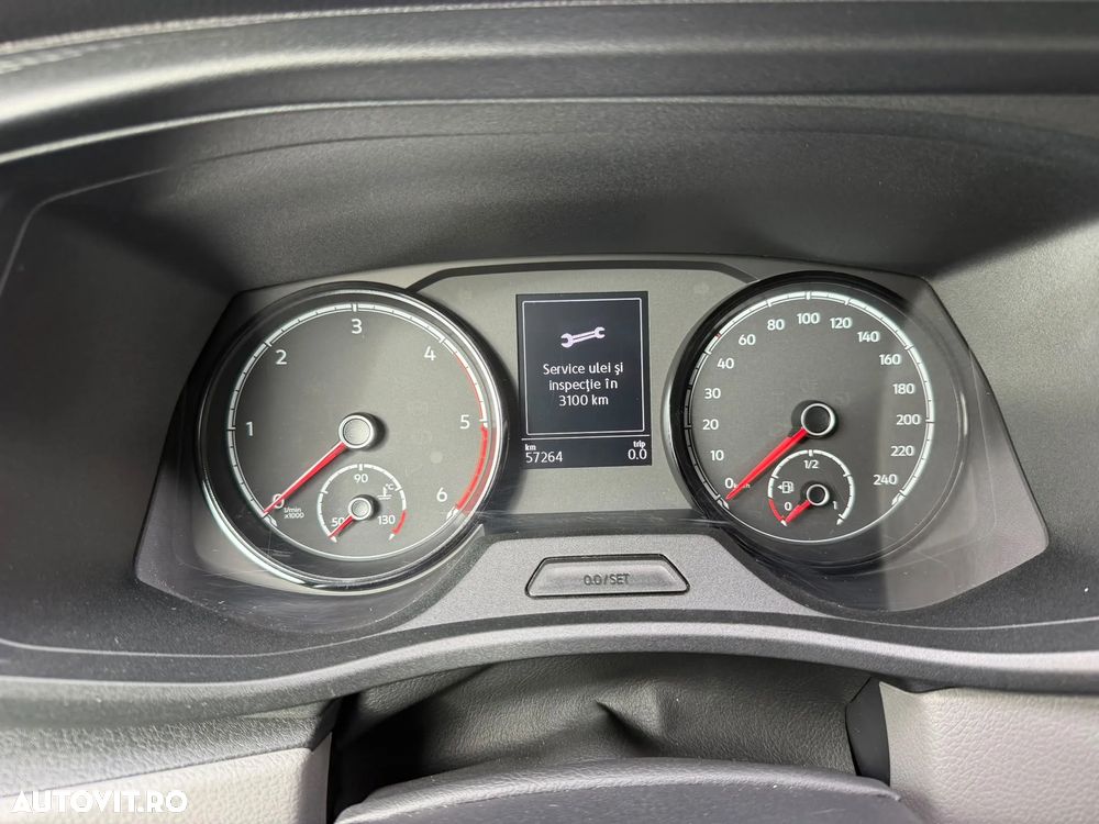 Volkswagen Caravelle - 7