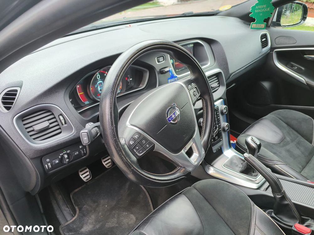 Volvo V40 D4 Drive-E R-Design Summum - 12