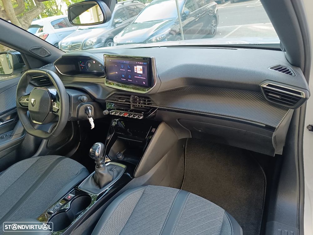 Peugeot 2008 1.2 PureTech Allure Pack - 26
