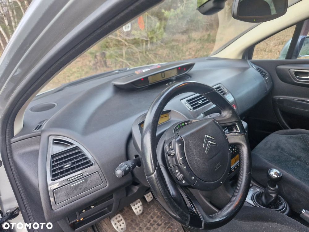 Citroën C4 2.0 16V Exclusive - 7