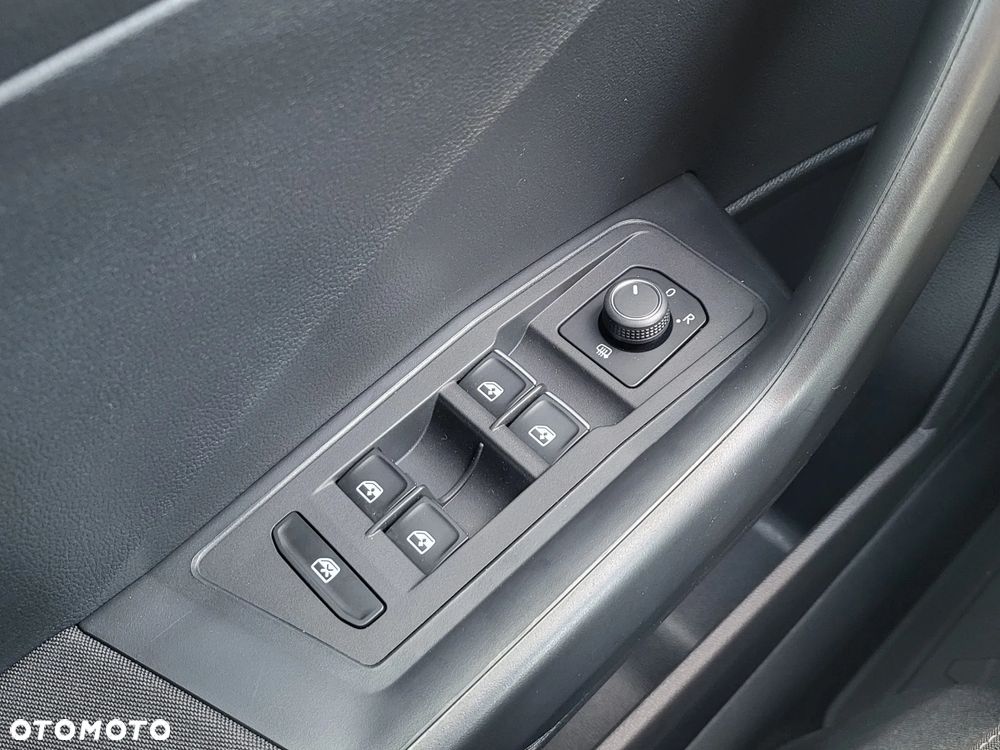 Volkswagen T-Roc 1.0 TSI Advance - 18