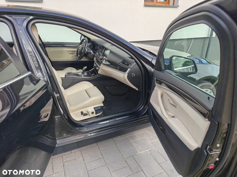 BMW Seria 5 520d xDrive Luxury Line - 9