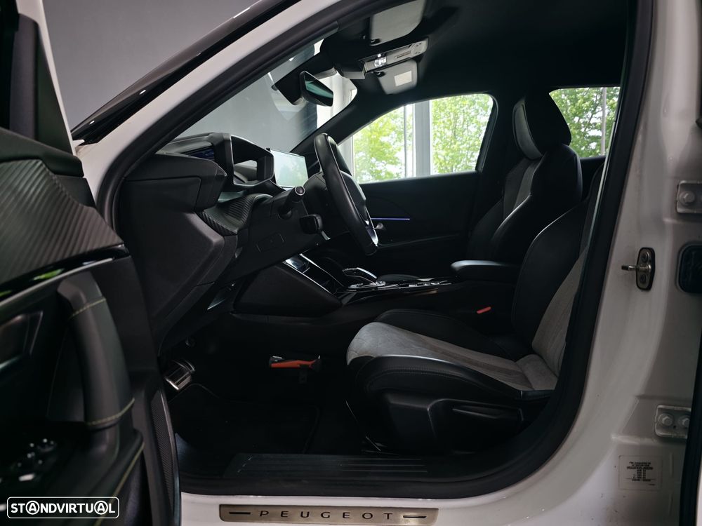 Peugeot e-2008 GT Pack - 29