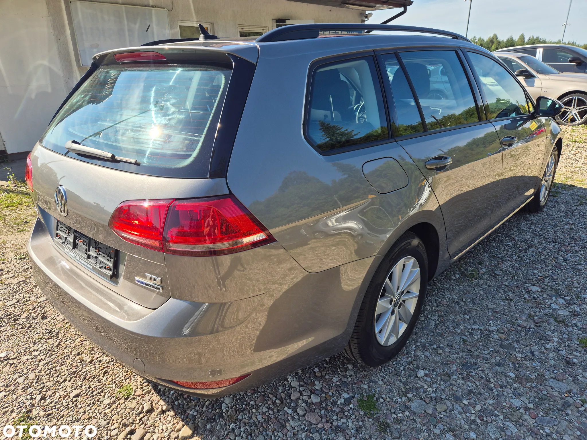 Volkswagen Golf - 6