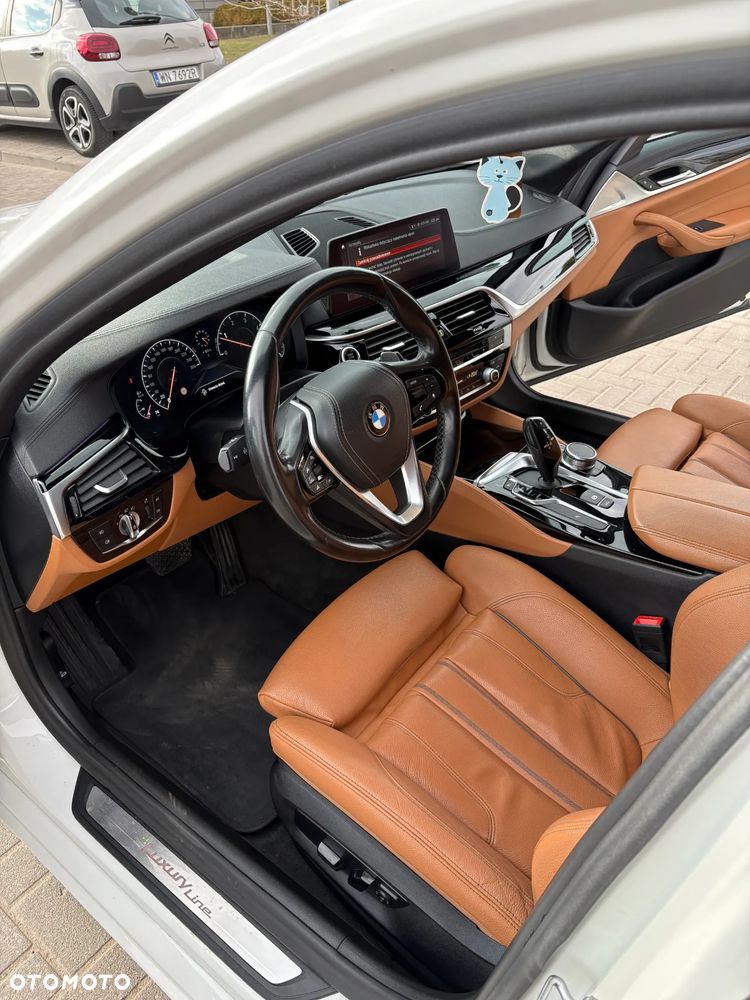 BMW Seria 5 520d Luxury Line - 9