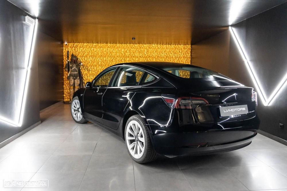 Tesla Model 3 - 16