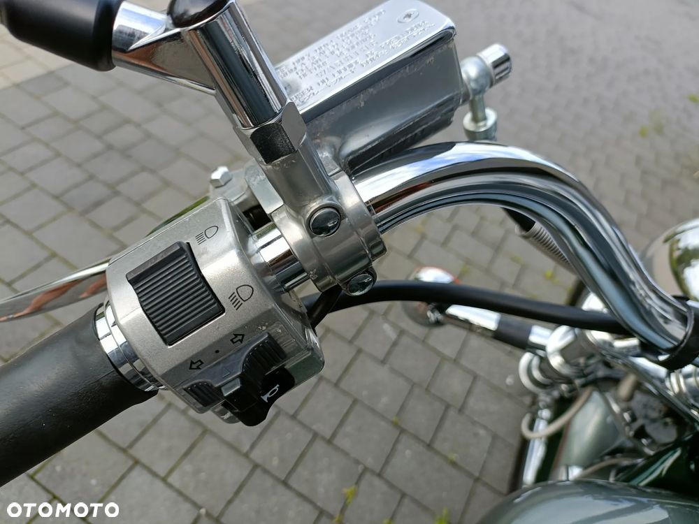Suzuki Intruder - 7
