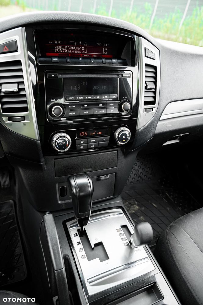 Mitsubishi Pajero 3.2 DI-D Automatik Final Edition - 23