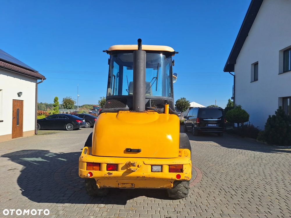 JCB 408 - 4