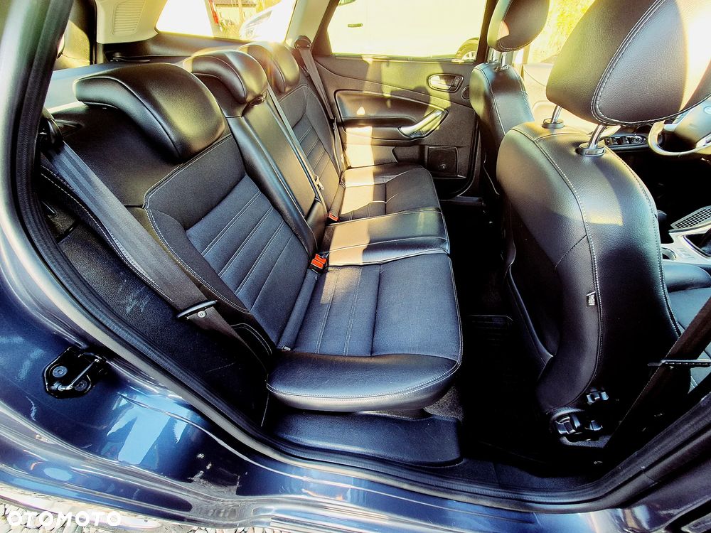 Ford Mondeo - 33