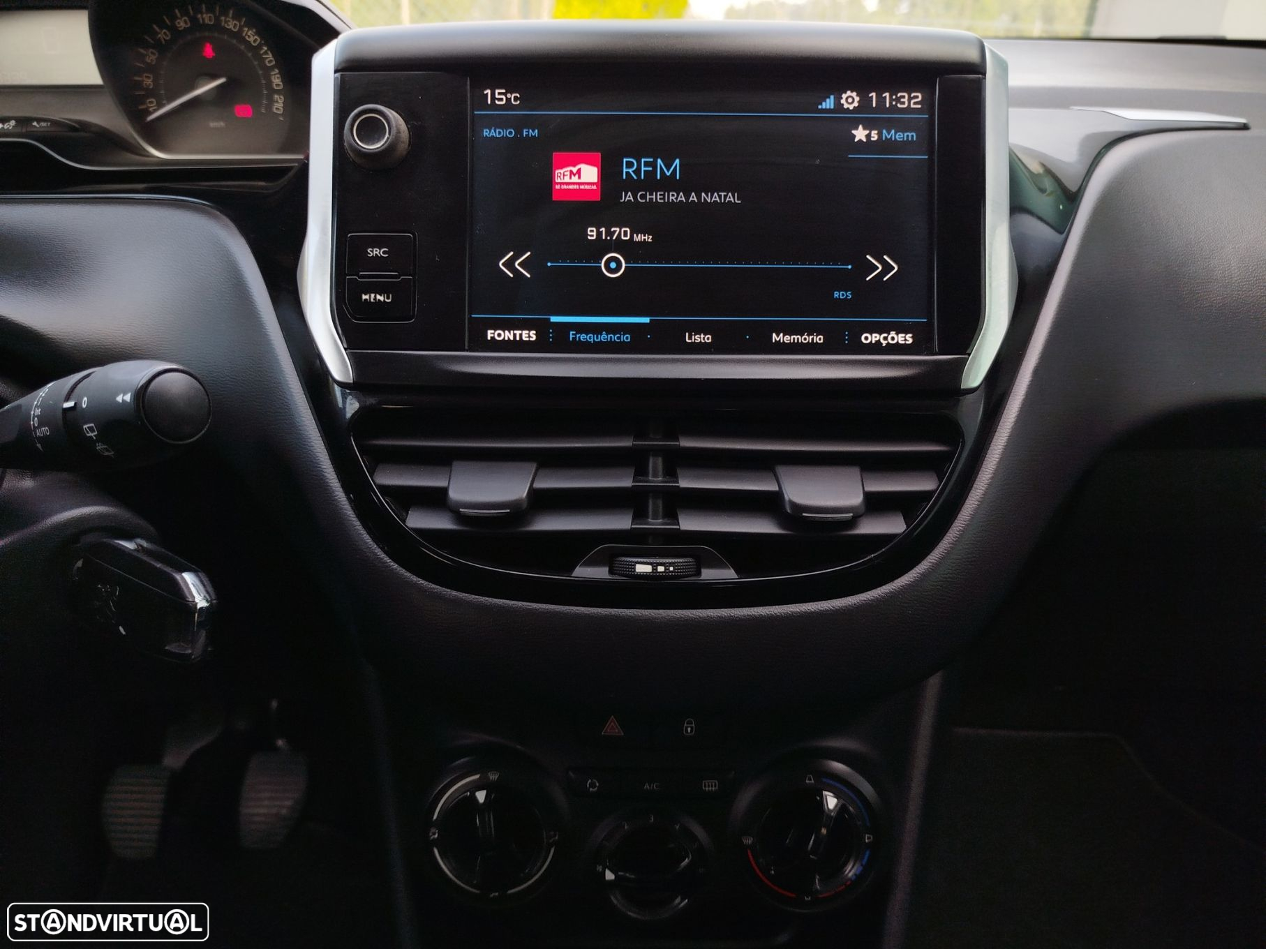 Peugeot 208 1.5 BlueHDi Signature - 30