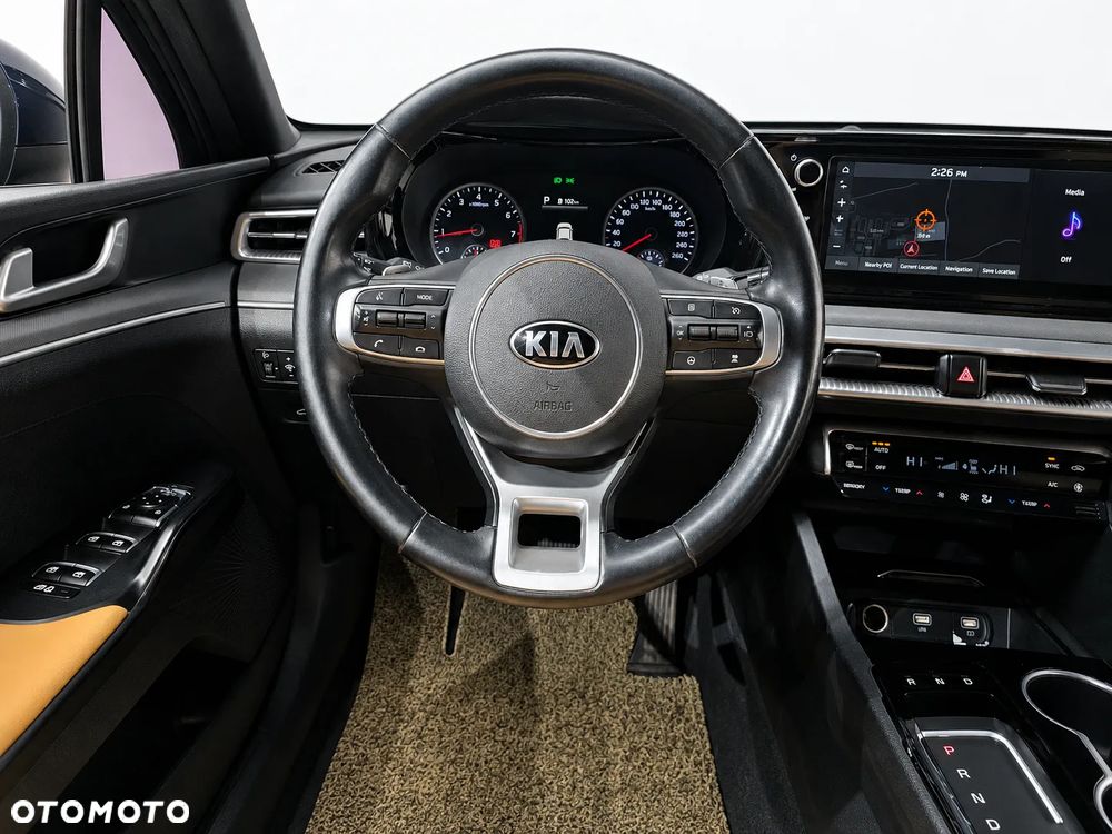 Kia K5 - 12