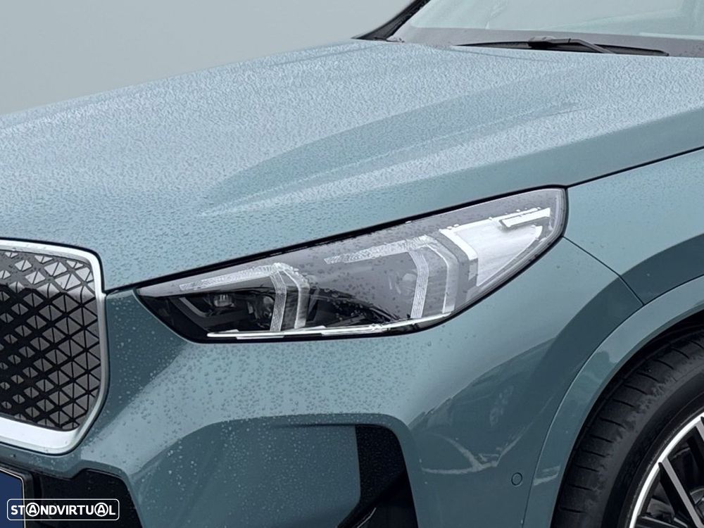 BMW iX1 eDrive20 Edição Desportiva M - 6