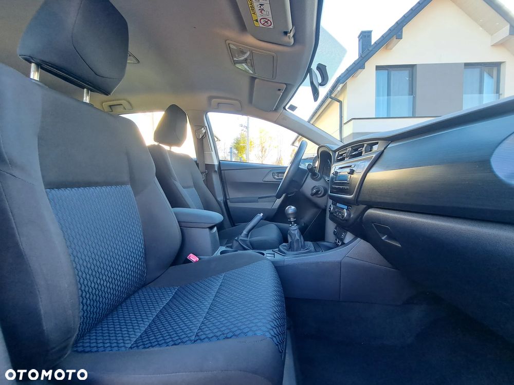 Toyota Auris 1.33 Dual-VVT-i Comfort - 25