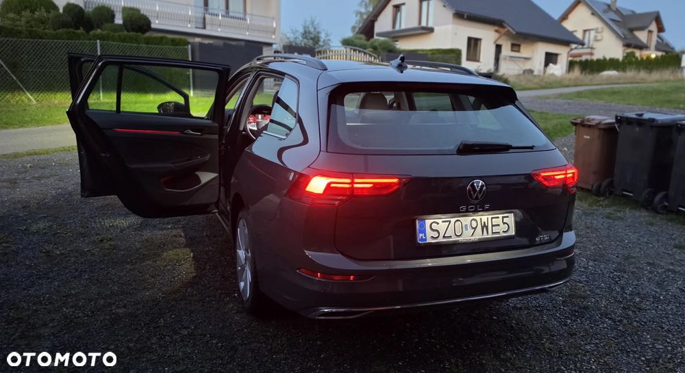 Volkswagen Golf - 8