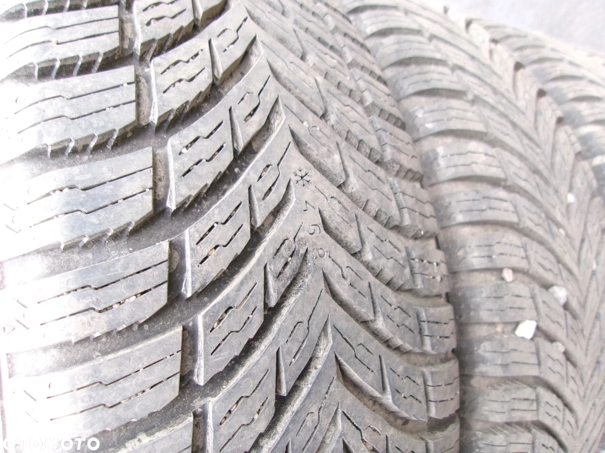 OPONY ZIMOWE NOKIAN 185/60/15  4SZT - 1