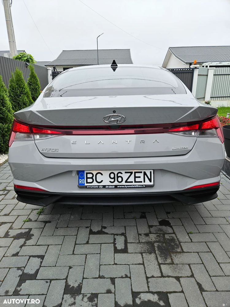 Hyundai Elantra 1.6 l 123 CP CVT Comfort - 6