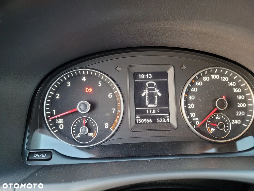 Volkswagen Touran - 27