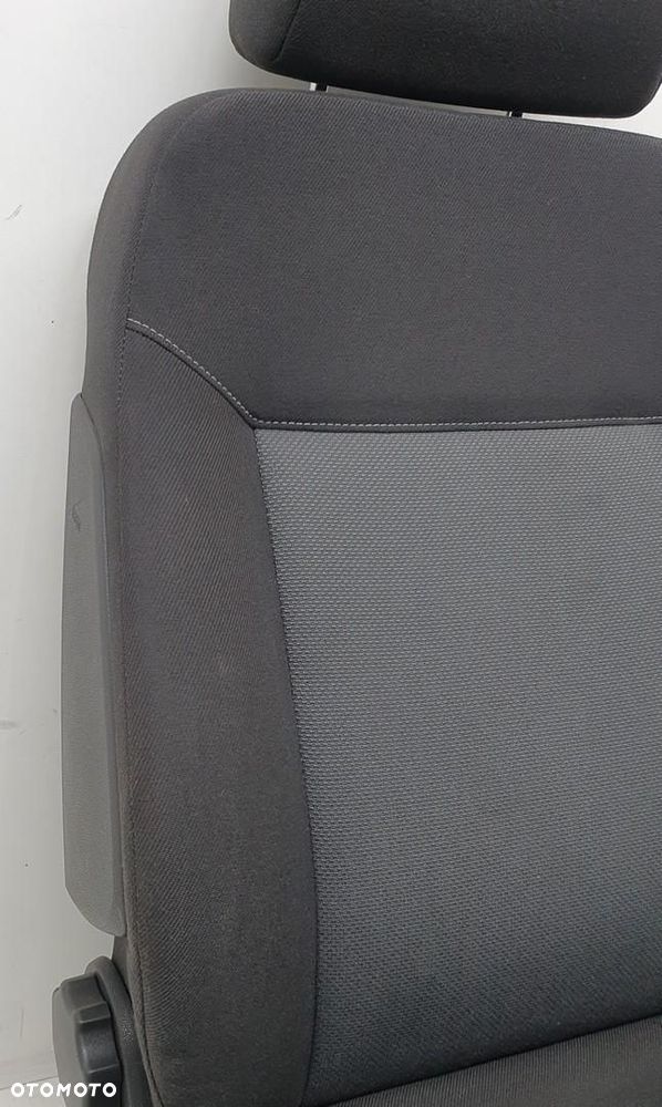 FOTEL PRAWY PRZÓD PRZEDNI PASAŻERA OPEL ASTRA III H EUROPA - 4