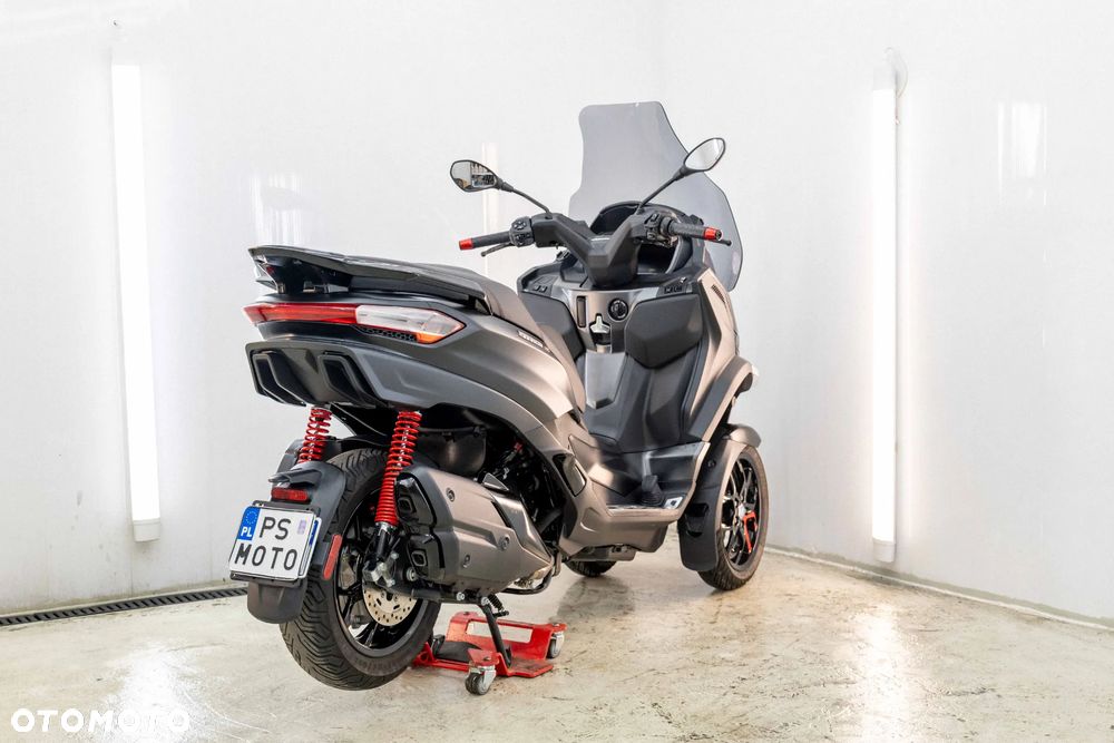 Piaggio MP-3 - 6