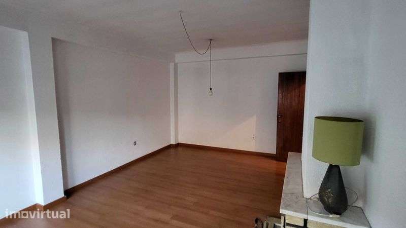 T3 Independente com Sótão e Entrada Privativa – Centro de Viseu - Grande imagem: 3/11