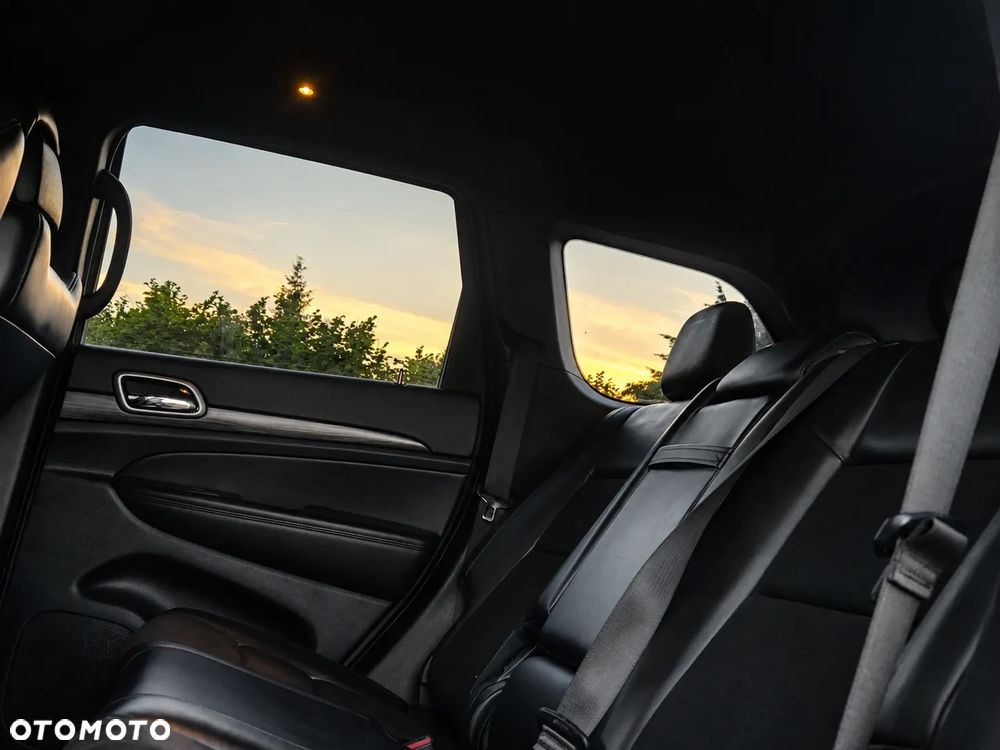 Jeep Grand Cherokee - 8