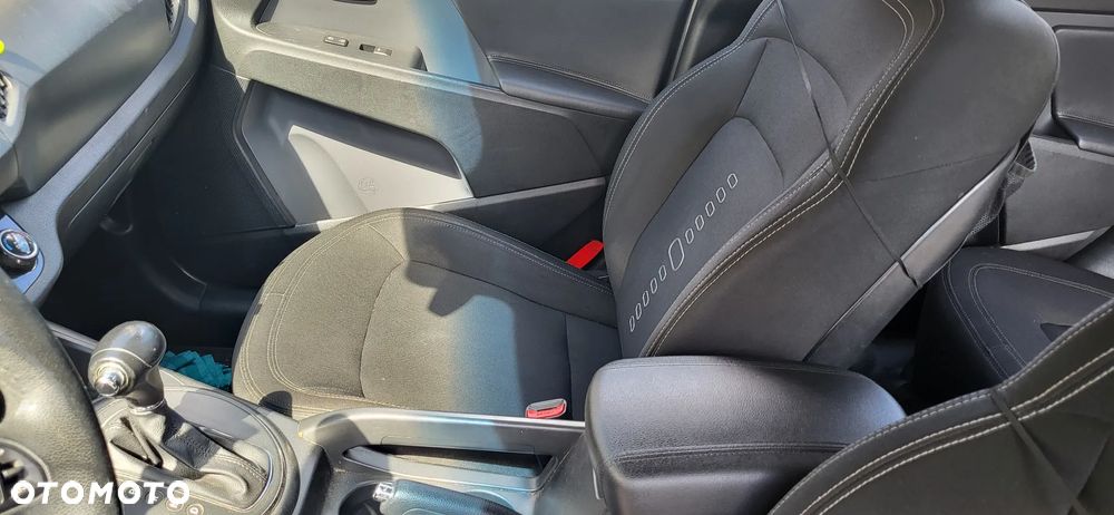 Kia Sportage 2.0 S - 10