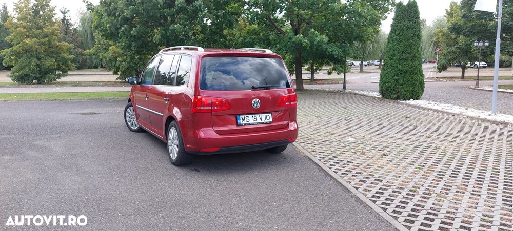 Volkswagen Touran 2.0 TDI DSG Highline - 5