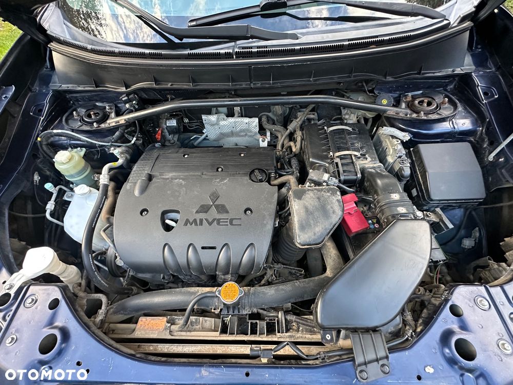 Mitsubishi Outlander - 24