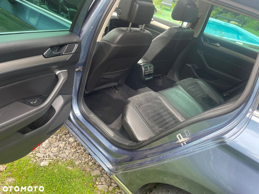 Volkswagen Passat - 11