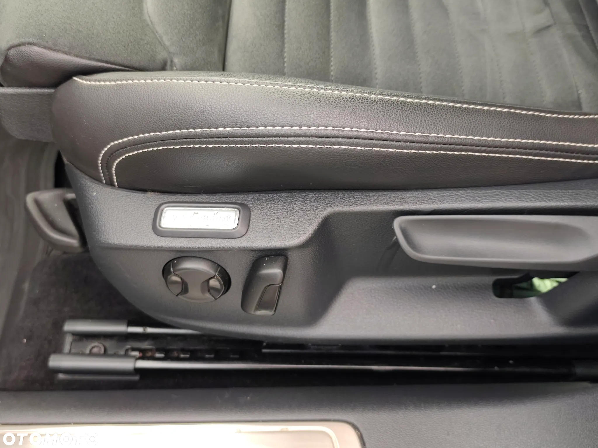Volkswagen Passat 2.0 TDI EVO Elegance DSG - 10