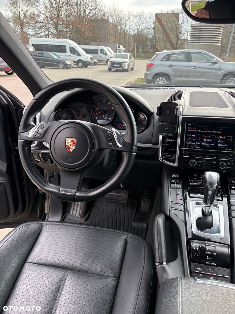 Porsche Cayenne - 21