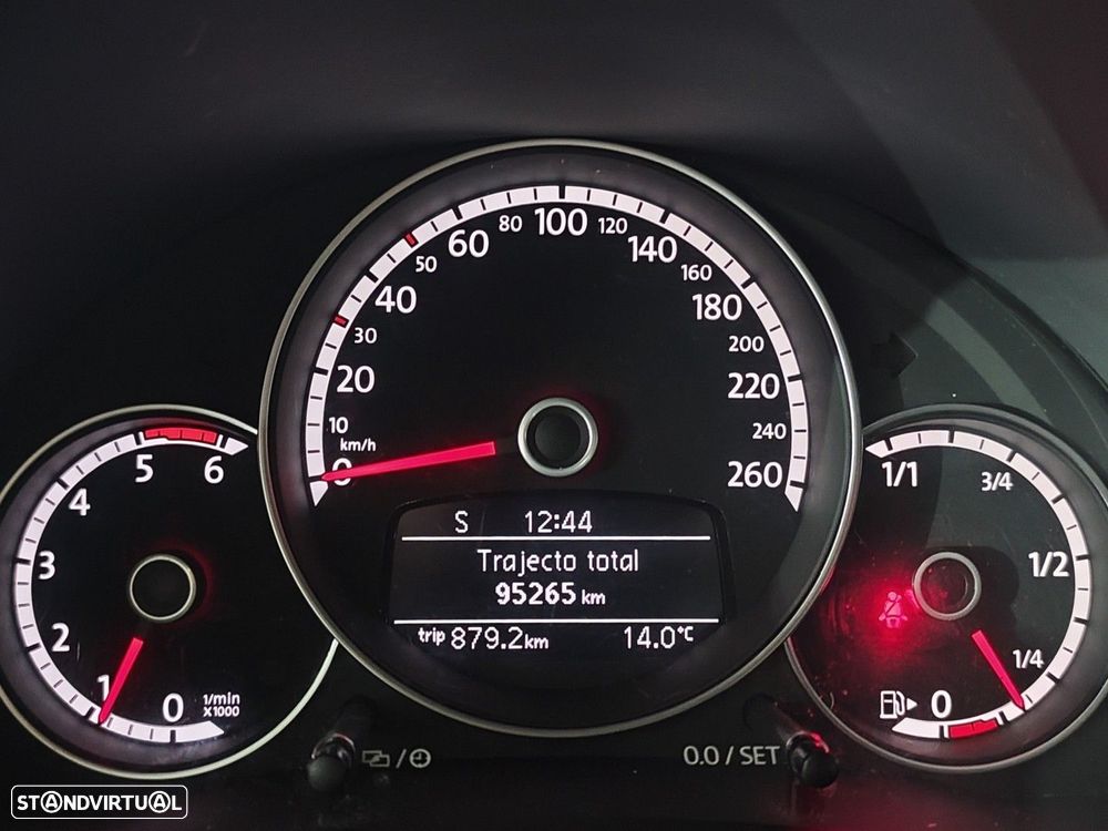 VW New Beetle 1.6 TDi Design - 23