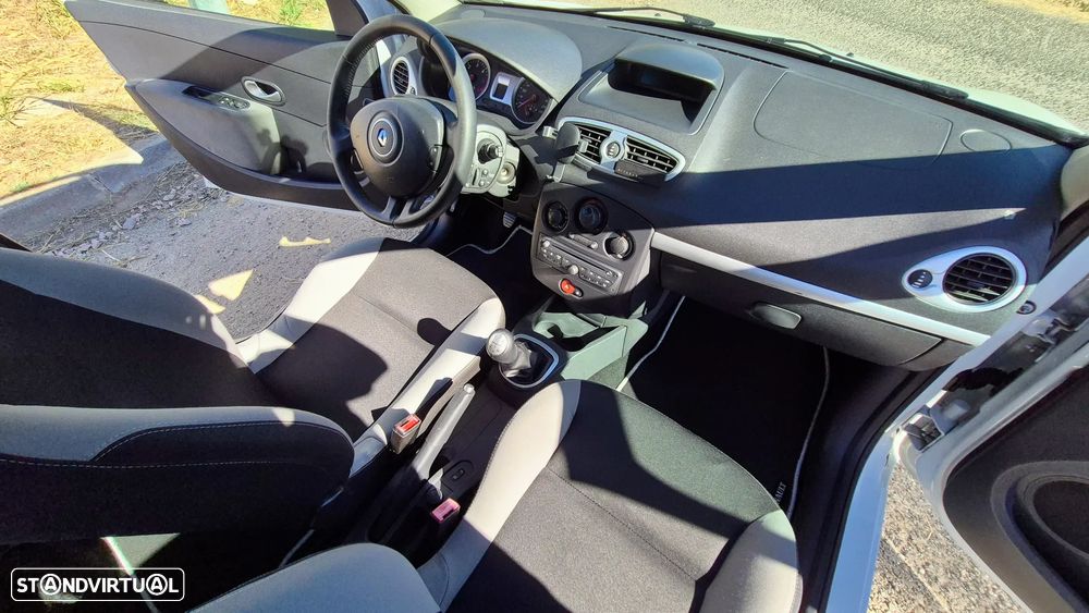 Renault Clio Break 1.5 dCi Dynamique S - 9