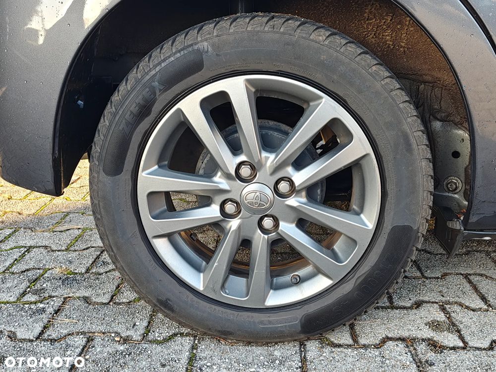 Toyota Yaris - 11